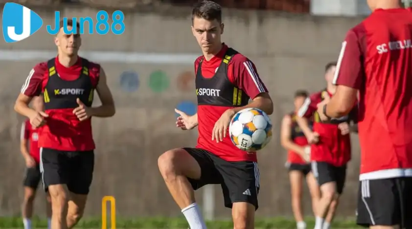 FC Arges và Otelul đều có cùng 6 điểm sau 5 vòng đấu FC Arges và Otelul đều có cùng 6 điểm sau 5 vòng đấu