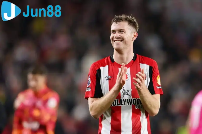 Nathan Collines được cả MU, Liverpool và Tottenham nhắm đến Nathan Collines được cả MU, Liverpool và Tottenham nhắm đến